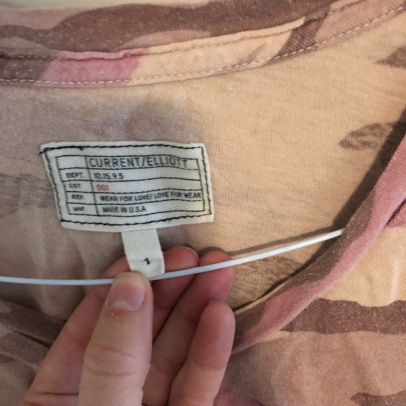 Current Elliot Pink Camo V-Neck T-shirt Size 1 (Small) - Picture 5 of 6